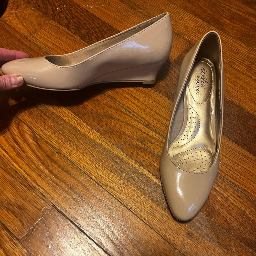 Deluxe comfort brand flat wedge nude heel